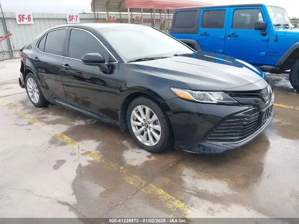 4T1B11HK9JU528773 2018 TOYOTA CAMRY - Image 1