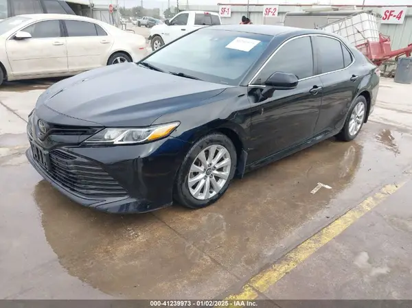 4T1B11HK9JU528773 2018 TOYOTA CAMRY - Image 2