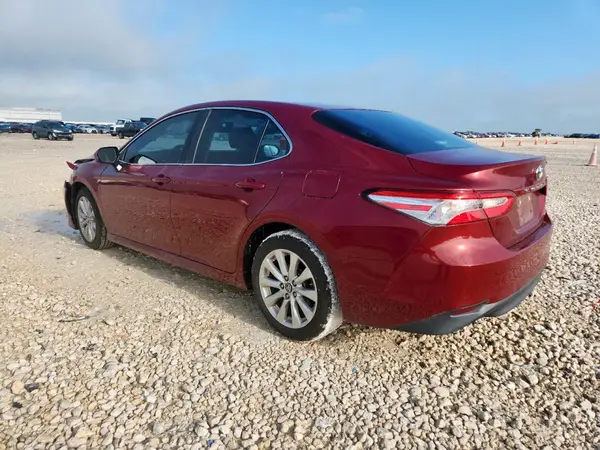 4T1B11HK9JU531057 2018 TOYOTA CAMRY - Image 2