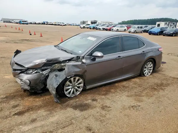 4T1B11HK9JU531916 2018 TOYOTA CAMRY - Image 1