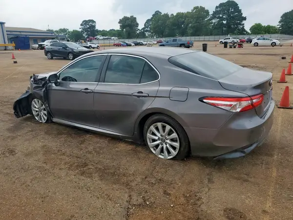 4T1B11HK9JU531916 2018 TOYOTA CAMRY - Image 2