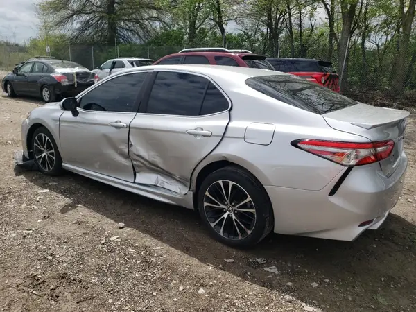 4T1B11HK9JU533665 2018 TOYOTA CAMRY - Image 2