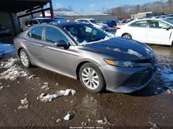 4T1B11HK9JU533827 2018 TOYOTA CAMRY