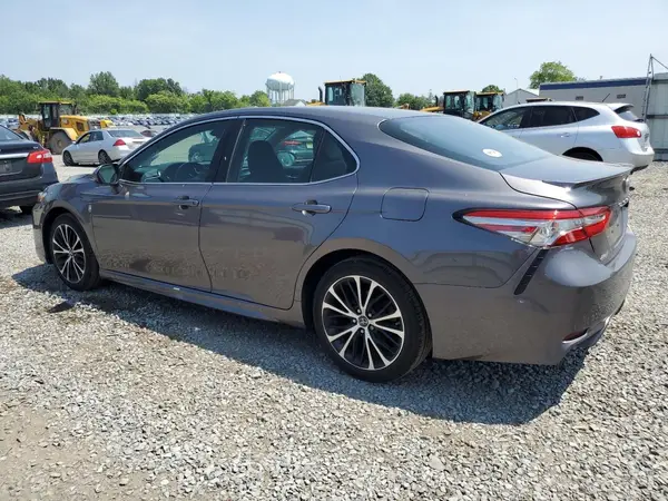 4T1B11HK9JU535562 2018 TOYOTA CAMRY - Image 2