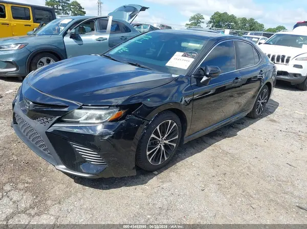 4T1B11HK9JU542382 2018 TOYOTA CAMRY - Image 2