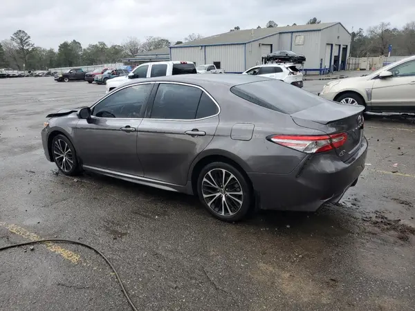 4T1B11HK9JU544052 2018 TOYOTA CAMRY - Image 2