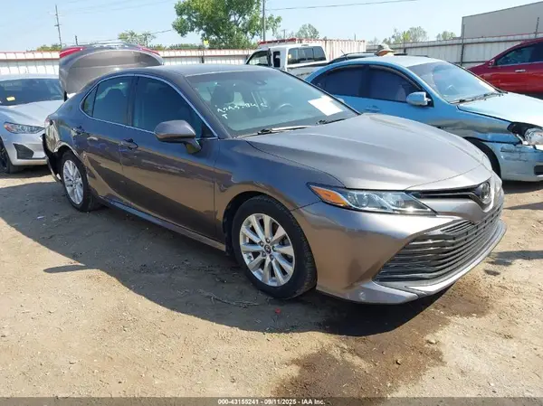 4T1B11HK9JU546979 2018 TOYOTA CAMRY - Image 1