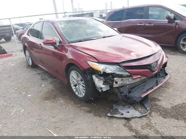 4T1B11HK9JU547596 2018 TOYOTA CAMRY - Image 1
