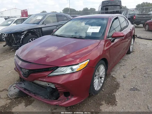 4T1B11HK9JU547596 2018 TOYOTA CAMRY - Image 2
