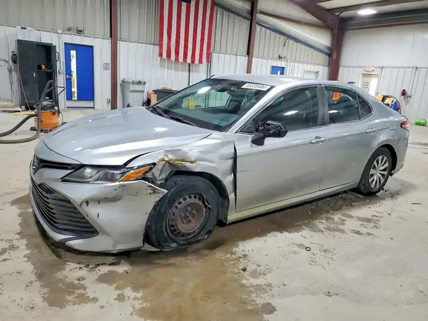 4T1B11HK9JU549056 2018 TOYOTA CAMRY - Image 1
