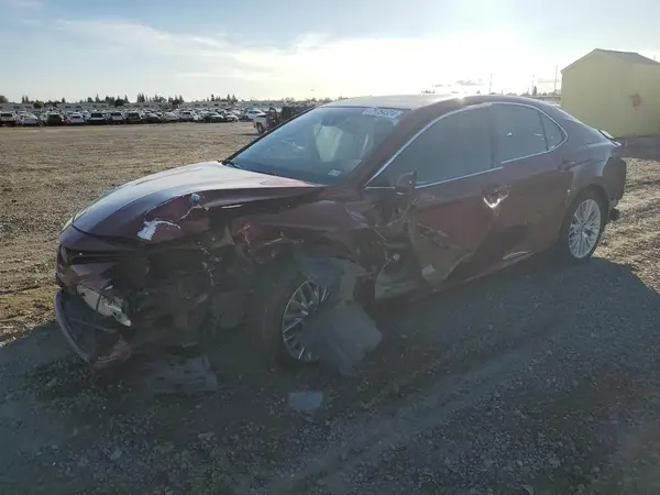 4T1B11HK9JU552037 2018 TOYOTA CAMRY - Image 1
