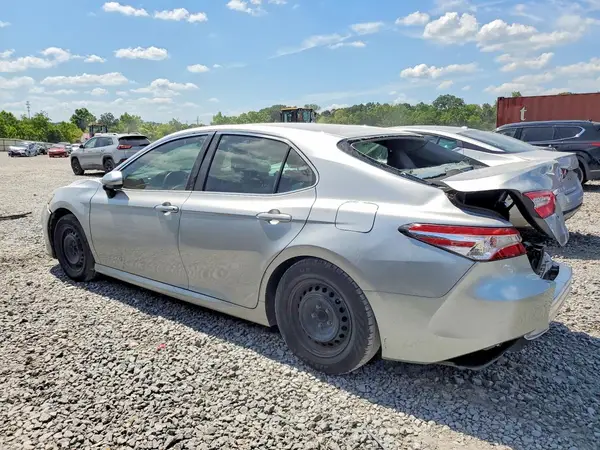 4T1B11HK9JU552880 2018 TOYOTA CAMRY - Image 2