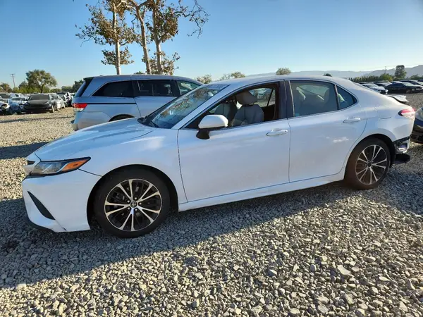 4T1B11HK9JU552992 2018 TOYOTA CAMRY - Image 1