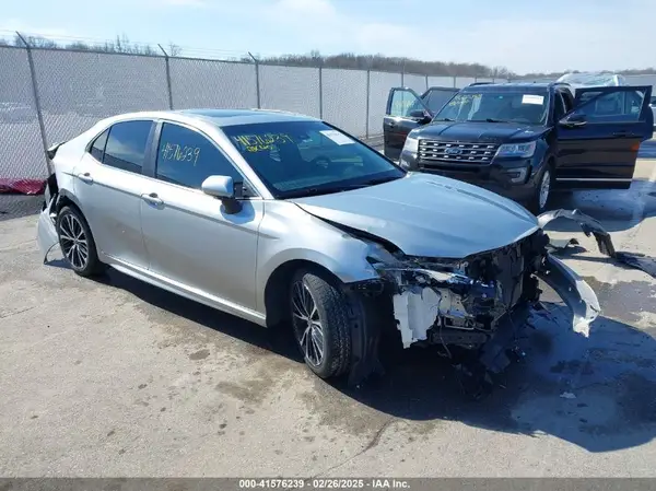 4T1B11HK9JU553348 2018 TOYOTA CAMRY - Image 1
