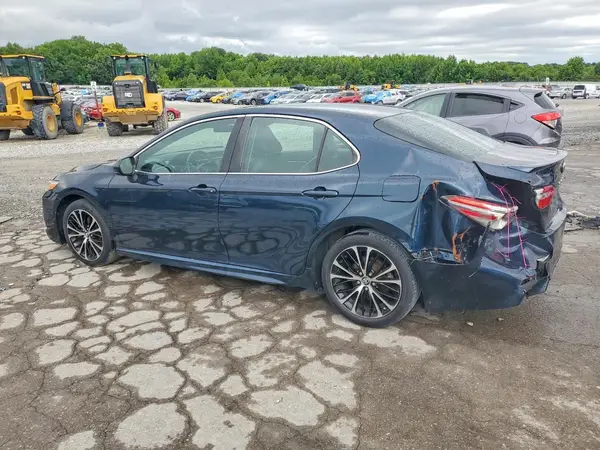 4T1B11HK9JU553883 2018 TOYOTA CAMRY - Image 2