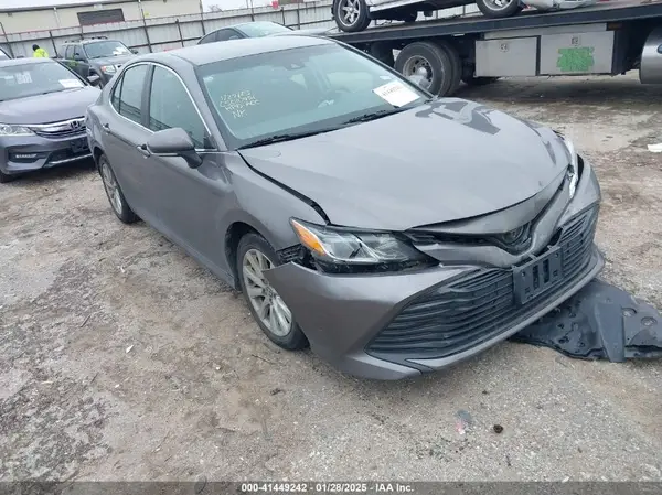 4T1B11HK9JU554595 2018 TOYOTA CAMRY - Image 1