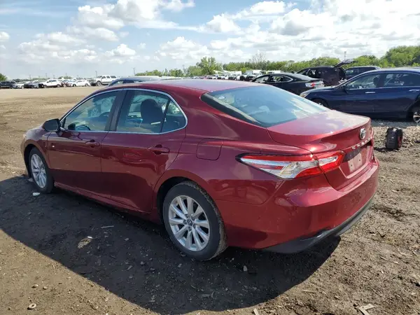 4T1B11HK9JU556489 2018 TOYOTA CAMRY - Image 2