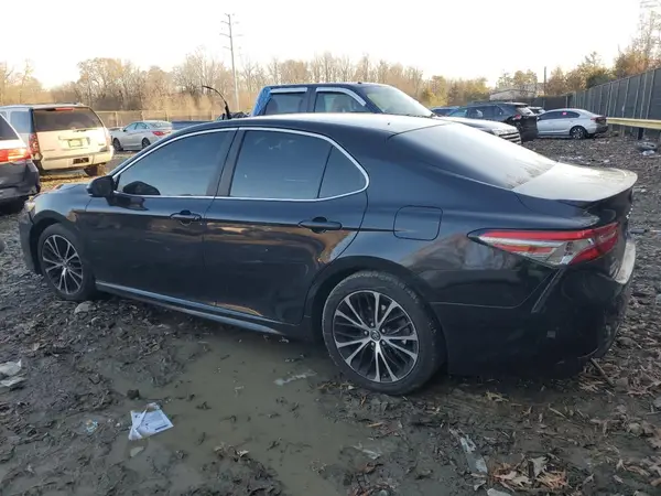 4T1B11HK9JU558999 2018 TOYOTA CAMRY - Image 2