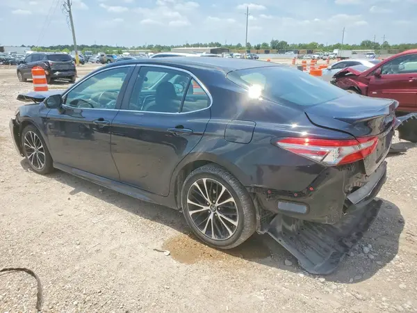 4T1B11HK9JU562194 2018 TOYOTA CAMRY - Image 2