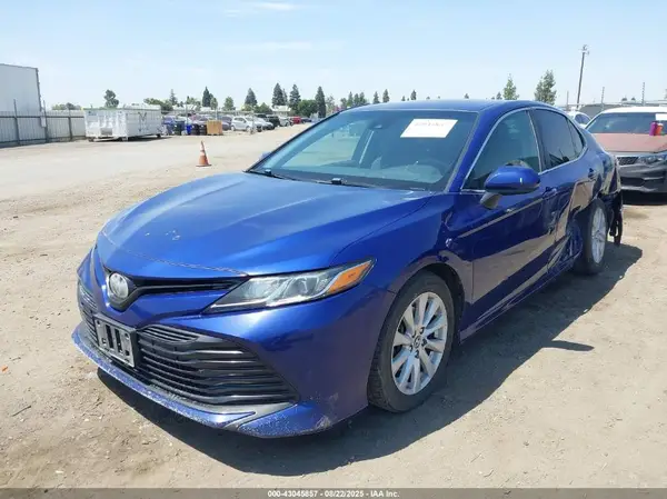 4T1B11HK9JU562664 2018 TOYOTA CAMRY - Image 2