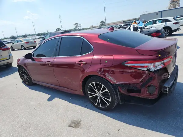 4T1B11HK9JU562759 2018 TOYOTA CAMRY - Image 2