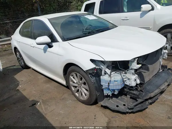 4T1B11HK9JU563538 2018 TOYOTA CAMRY - Image 1
