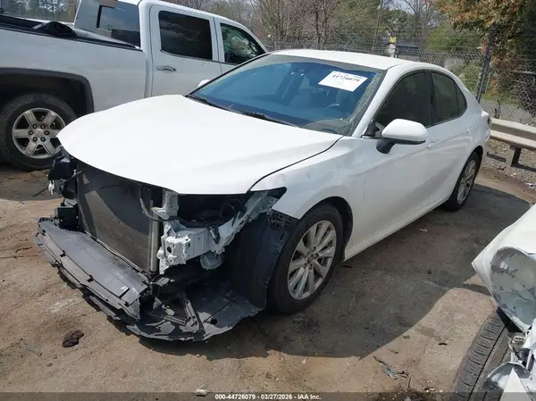 4T1B11HK9JU563538 2018 TOYOTA CAMRY - Image 2