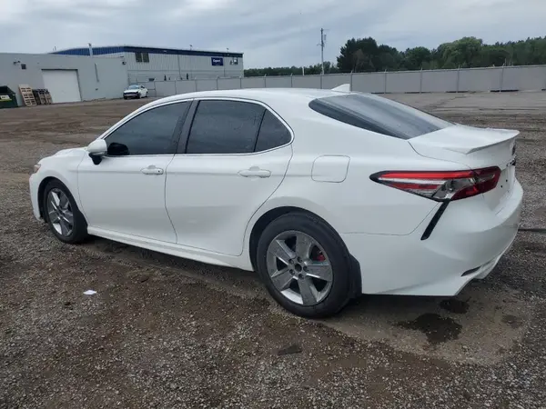 4T1B11HK9JU565113 2018 TOYOTA CAMRY - Image 2