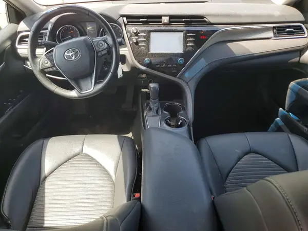 4T1B11HK9JU565600 2018 TOYOTA CAMRY - Image 8