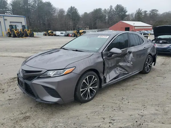 4T1B11HK9JU565774 2018 TOYOTA CAMRY - Image 1