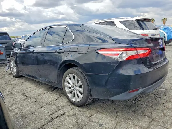 4T1B11HK9JU566536 2018 TOYOTA CAMRY - Image 2