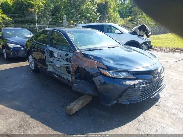 4T1B11HK9JU566780 2018 TOYOTA CAMRY - Image 1