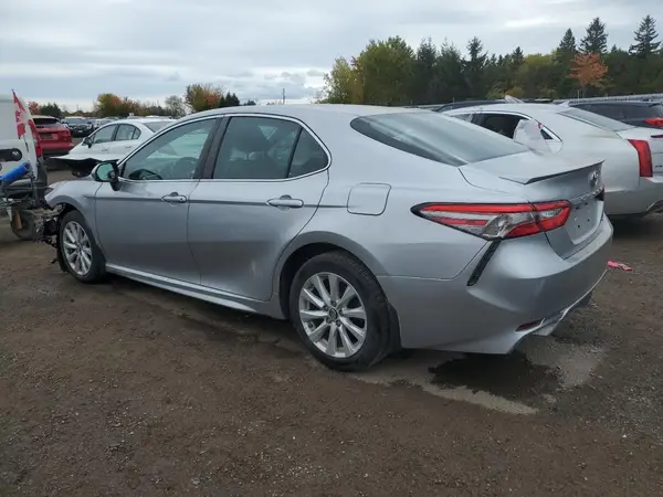 4T1B11HK9JU567153 2018 TOYOTA CAMRY - Image 2
