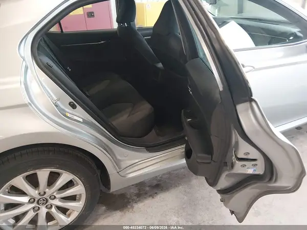 4T1B11HK9JU567167 2018 TOYOTA CAMRY - Image 8
