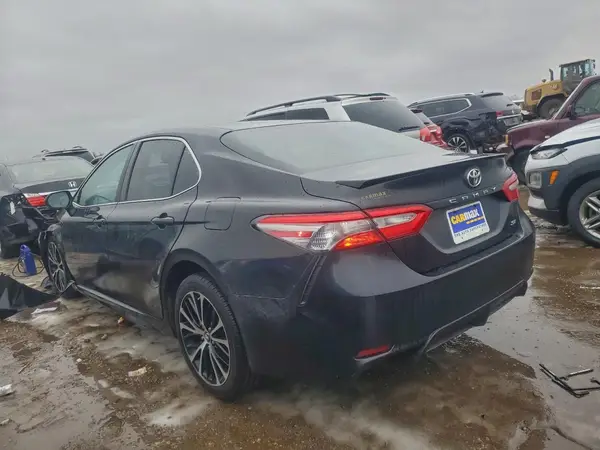4T1B11HK9JU567525 2018 TOYOTA CAMRY - Image 2