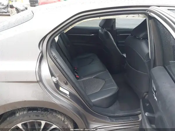 4T1B11HK9JU569873 2018 TOYOTA CAMRY - Image 8