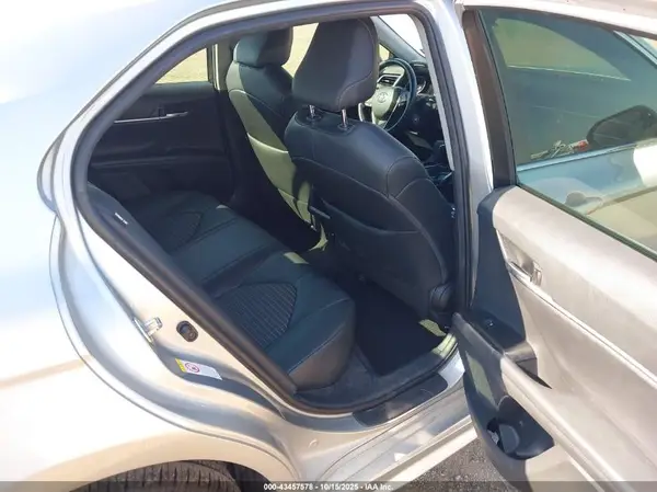 4T1B11HK9JU570182 2018 TOYOTA CAMRY - Image 8