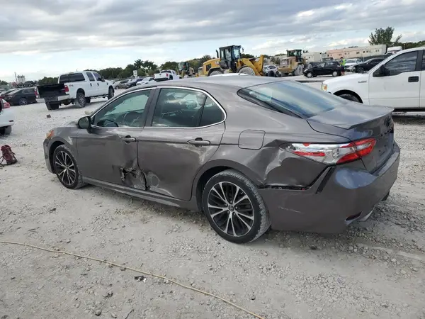 4T1B11HK9JU571638 2018 TOYOTA CAMRY - Image 2