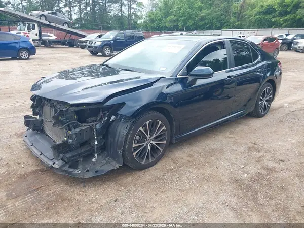 4T1B11HK9JU574488 2018 TOYOTA CAMRY - Image 2