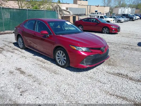 4T1B11HK9JU574720 2018 TOYOTA CAMRY - Image 1