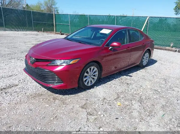 4T1B11HK9JU574720 2018 TOYOTA CAMRY - Image 2