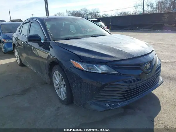 4T1B11HK9JU576063 2018 TOYOTA CAMRY - Image 1