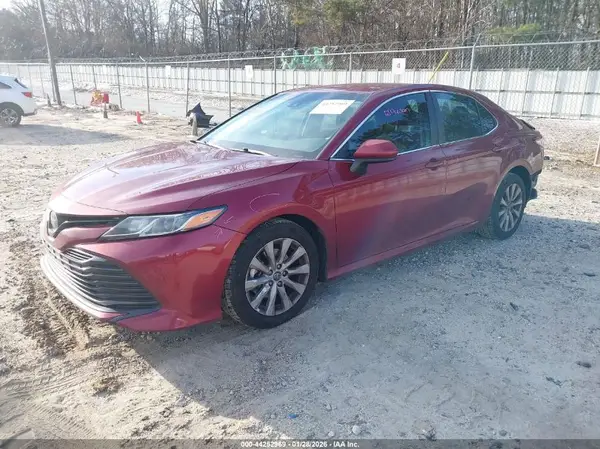 4T1B11HK9JU576712 2018 TOYOTA CAMRY - Image 2