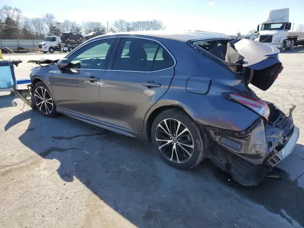 4T1B11HK9JU578234 2018 TOYOTA CAMRY - Image 2