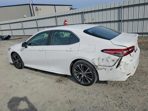 4T1B11HK9JU582218 2018 TOYOTA CAMRY - Image 2