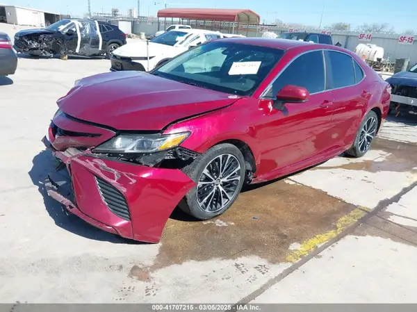 4T1B11HK9JU583160 2018 TOYOTA CAMRY - Image 2