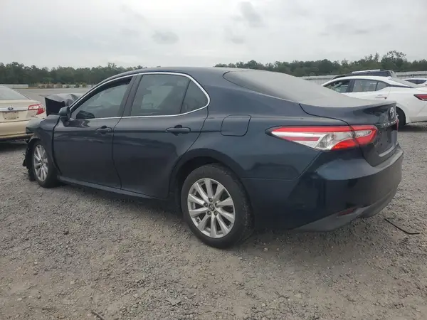 4T1B11HK9JU584003 2018 TOYOTA CAMRY - Image 2