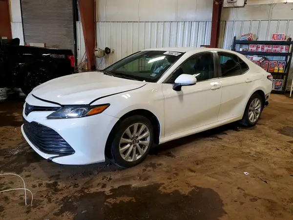 4T1B11HK9JU585247 2018 TOYOTA CAMRY - Image 1