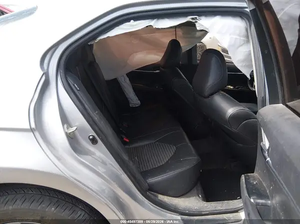4T1B11HK9JU586298 2018 TOYOTA CAMRY - Image 8