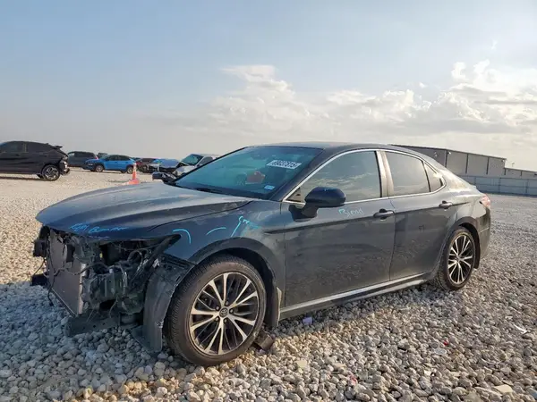 4T1B11HK9JU586608 2018 TOYOTA CAMRY - Image 1